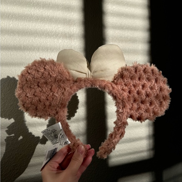 Authentic Shanghai Disney Resort Shellie Mae Ears Headband NWT - Picture 4 of 7